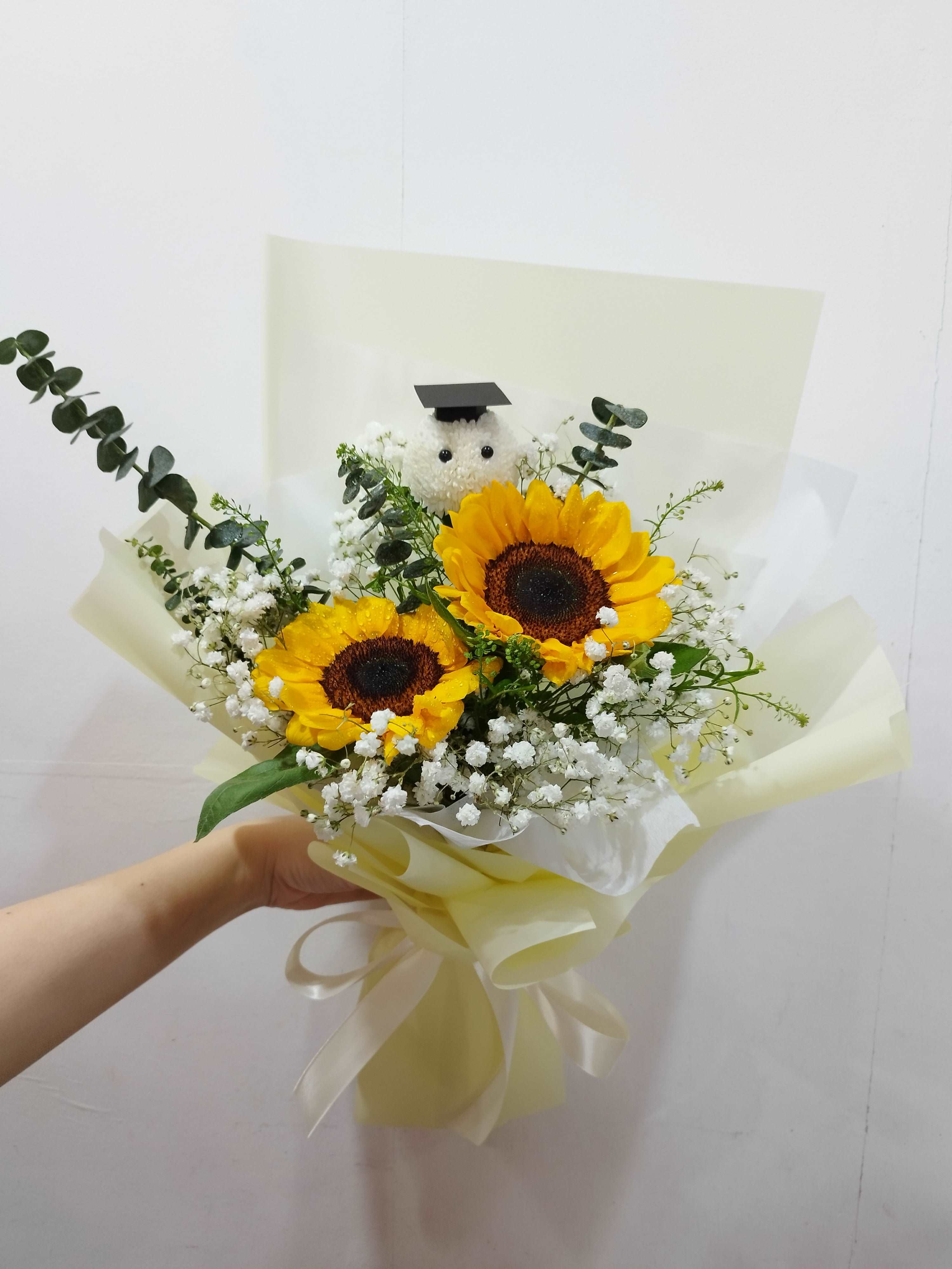 Graduation – Blue Roses Florist